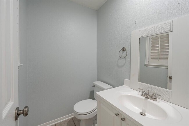 Building Photo - 203 W Sundance Cir