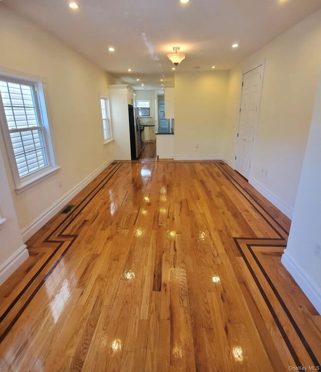 Building Photo - 85-40 76th St