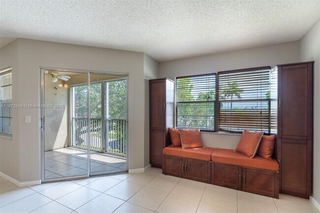Building Photo - 1000 SW 128th Terrace