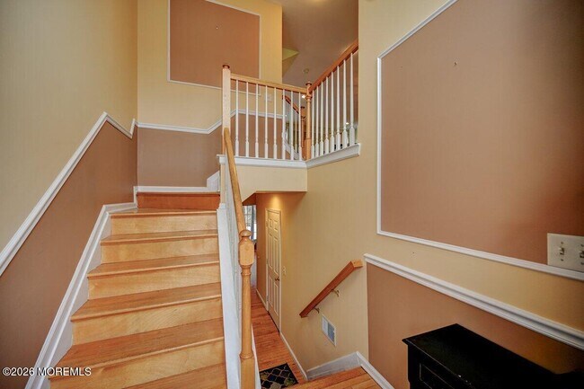 Building Photo - 319 Bernard Dr