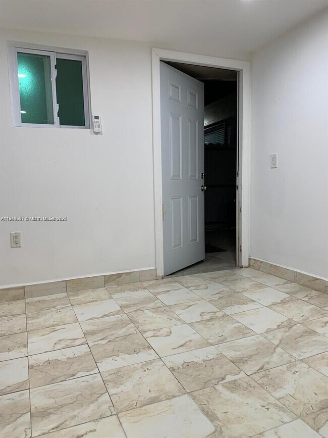 Building Photo - 20811 NW Miami Pl