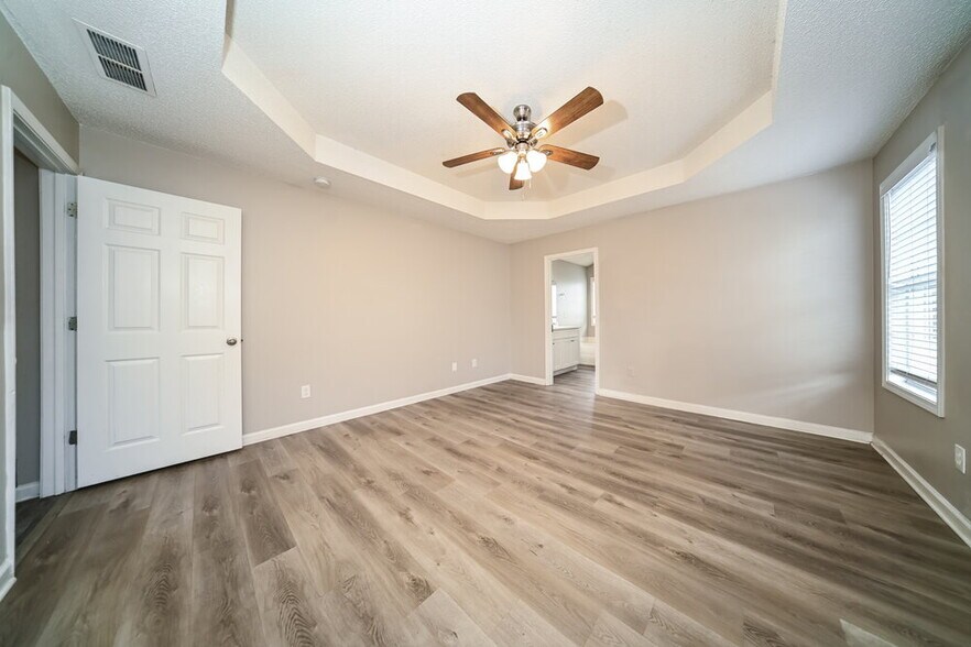 Building Photo - 303 Vineyard Ridge Ln