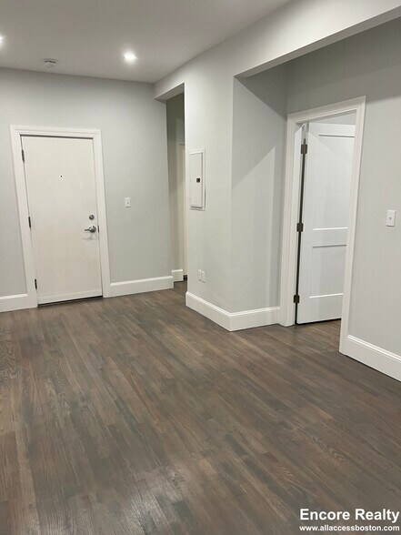 Building Photo - 108 Jersey St