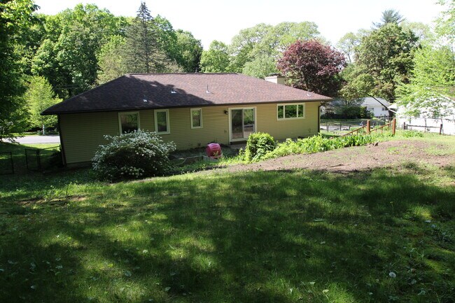 Building Photo - 73 Birchwood Ln