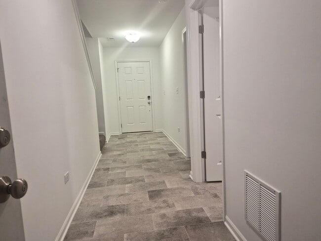 Building Photo - 4391 Chelsea Mnr Cir