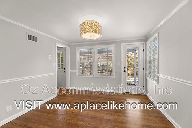 Building Photo - 7404 Village Dr