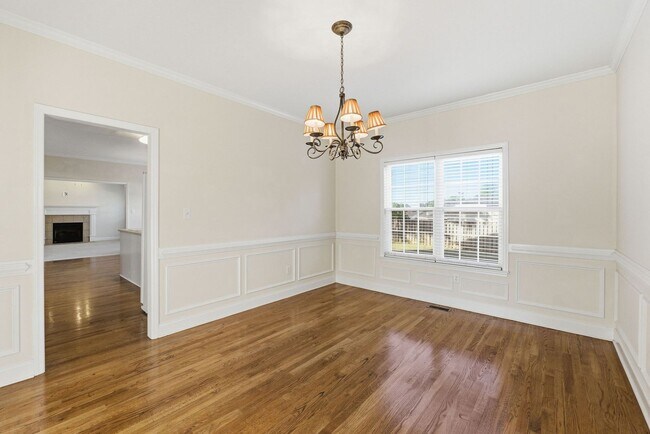 Building Photo - 330 Gardenia Dr