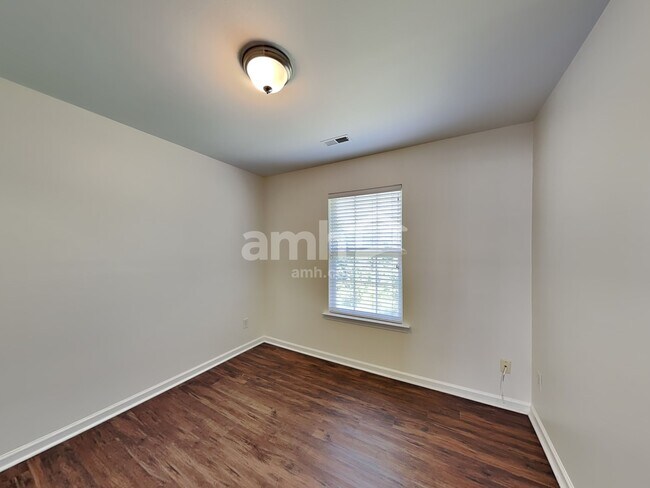 Building Photo - 512 Grantham Ln