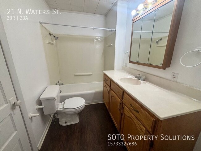 Building Photo - 2BD/2BA House w/ New flooring, Fresh Paint...