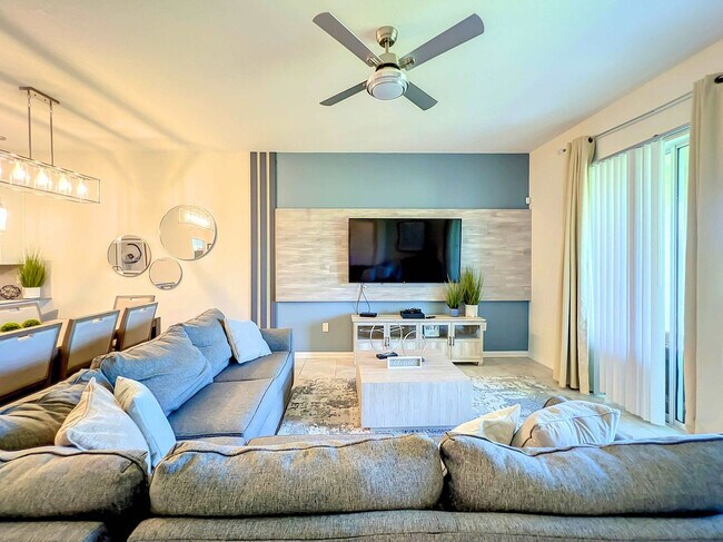 Building Photo - 741 Ocean Course Ave
