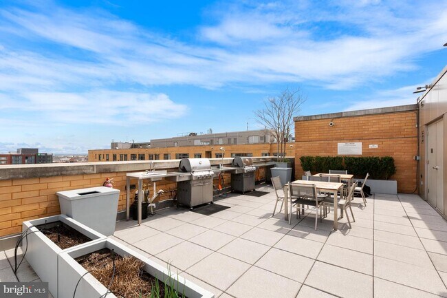 Rooftop grilling area - 475 K St NW