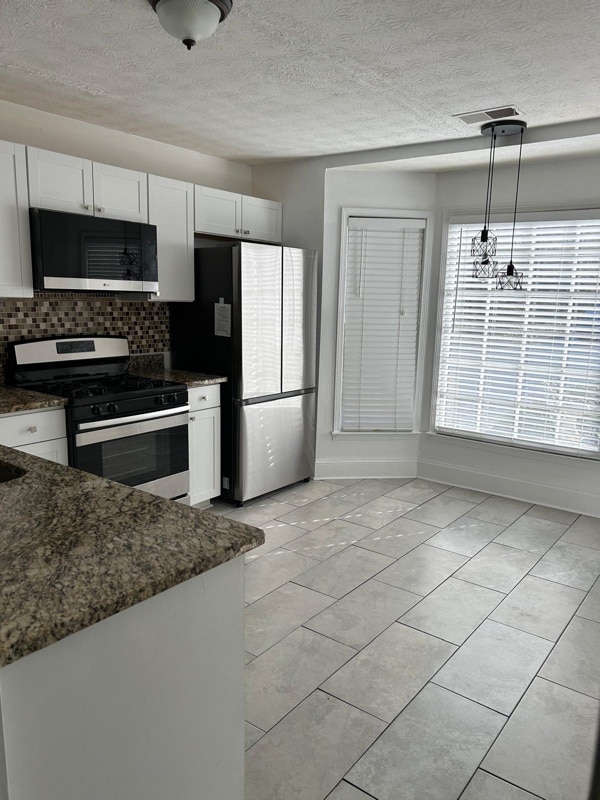 Building Photo - 278 Shaded Oaks Ln SE