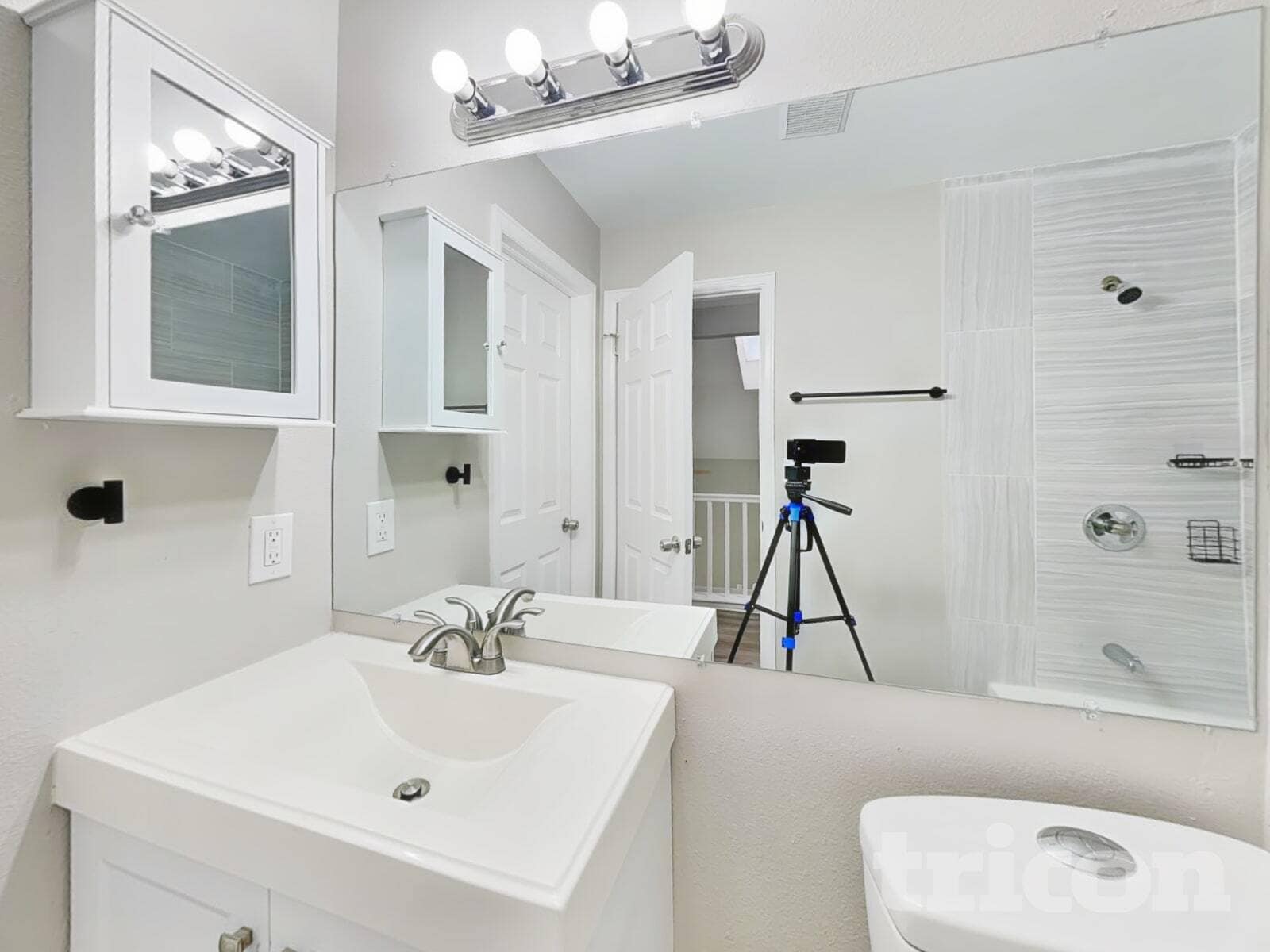 Building Photo - 9227 S Butterwood Ct