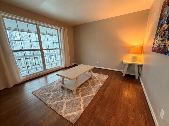 Building Photo - 159 River N Blvd