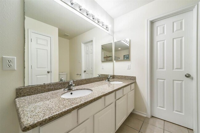 Building Photo - 246 W Stedhill Loop