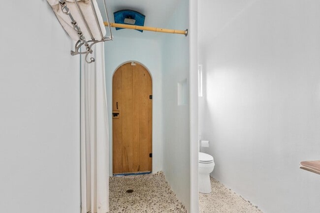 Building Photo - 3 Bedroom / 2.5 Bath Home with 20 Acres of...