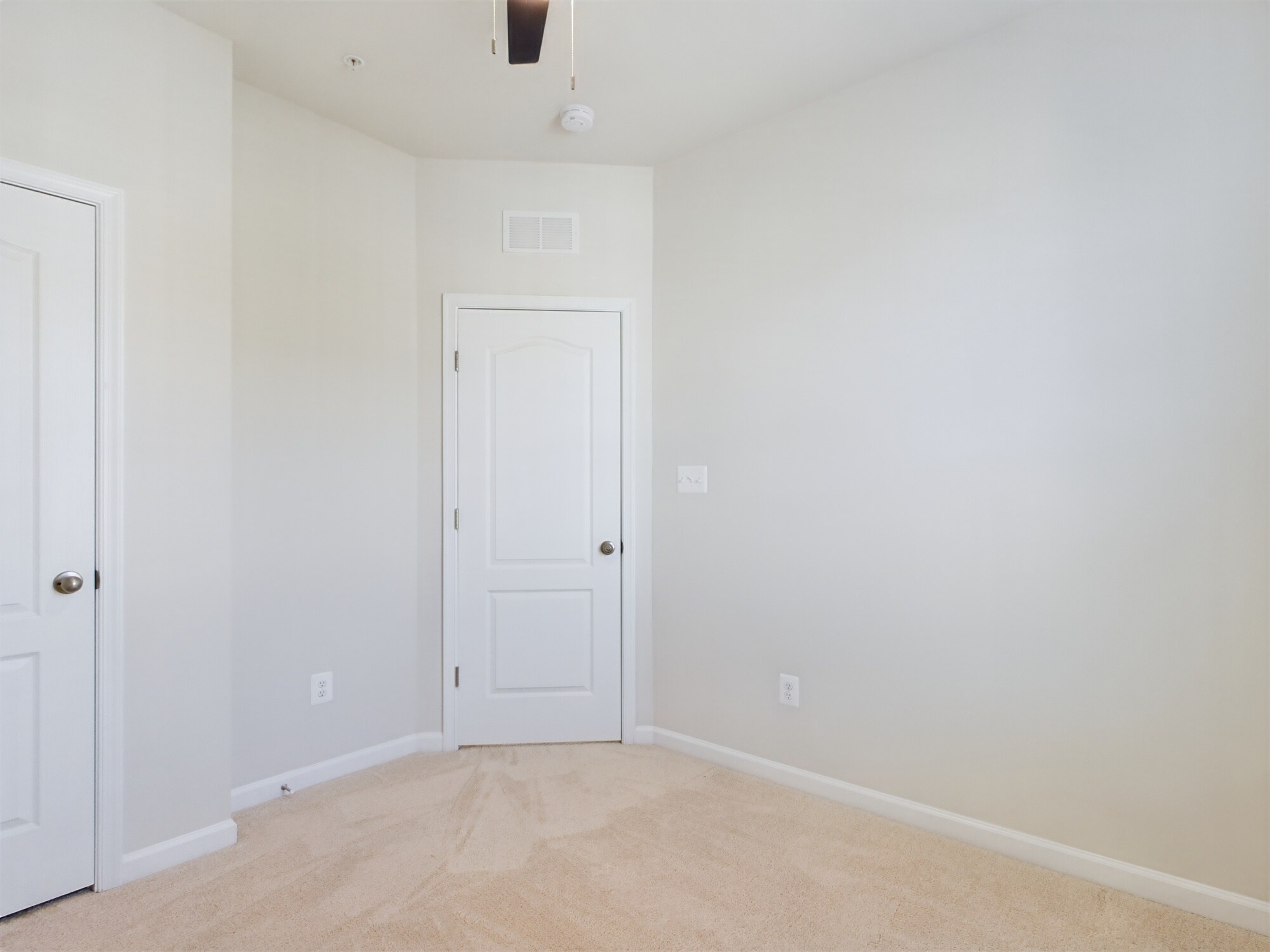 Building Photo - 25 Chester Ct