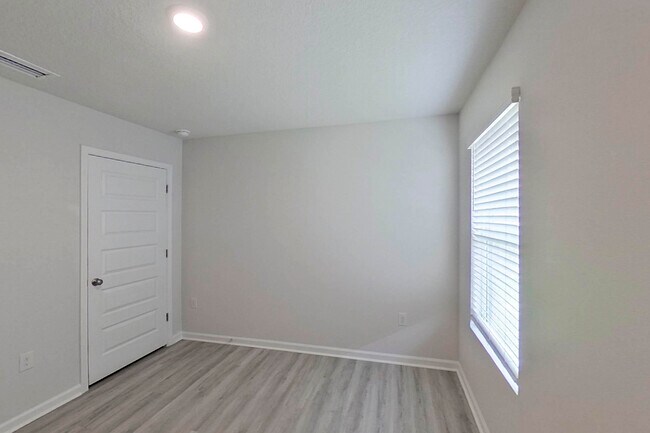 Building Photo - 309 Monarch Ln