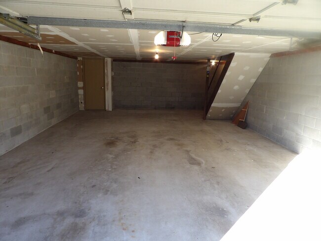 2 Car Garage w/electric opnr - 98 Lincoln Park Rd