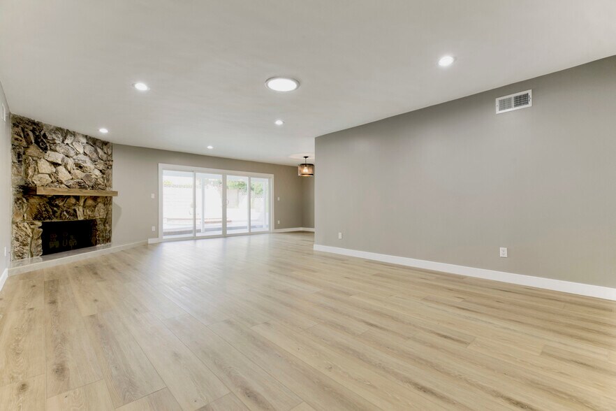 Building Photo - 20625 Lemarsh St