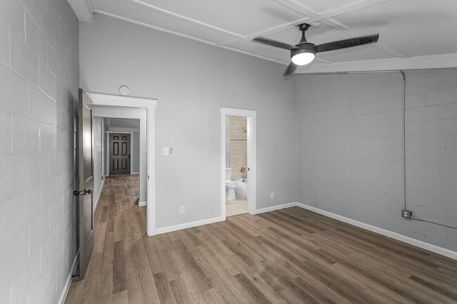 Building Photo - 1315 Alliance St