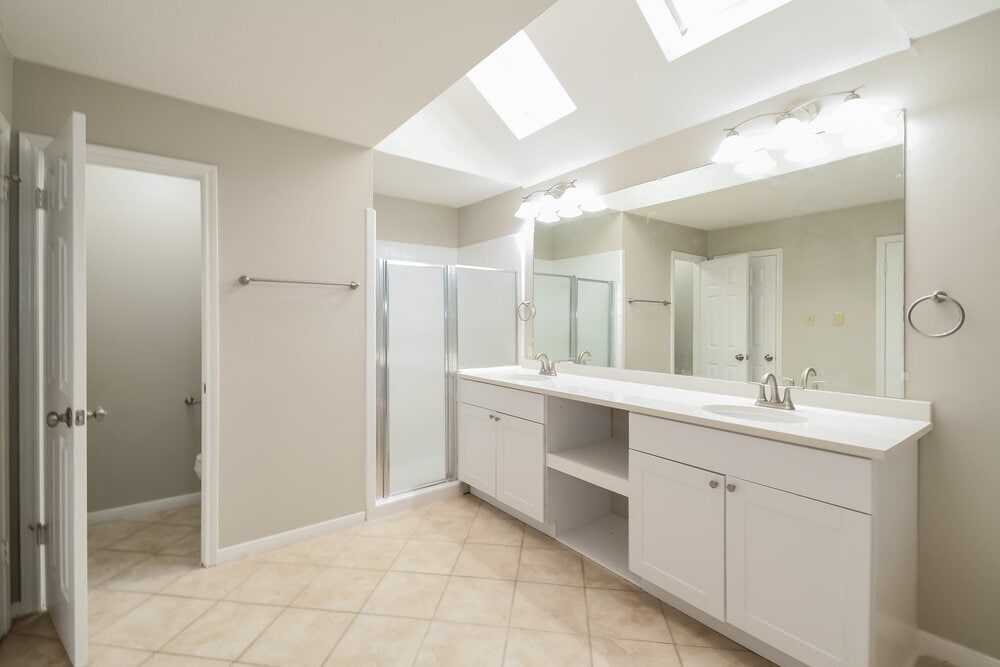 Building Photo - 4765 Oakmont Ct