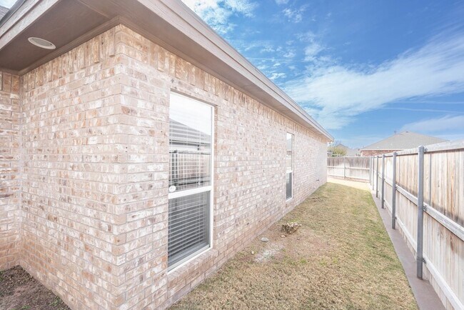 Building Photo - 3 Chambord Dr