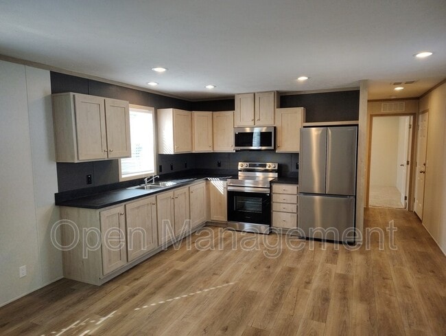 Building Photo - 24 Erin Ln