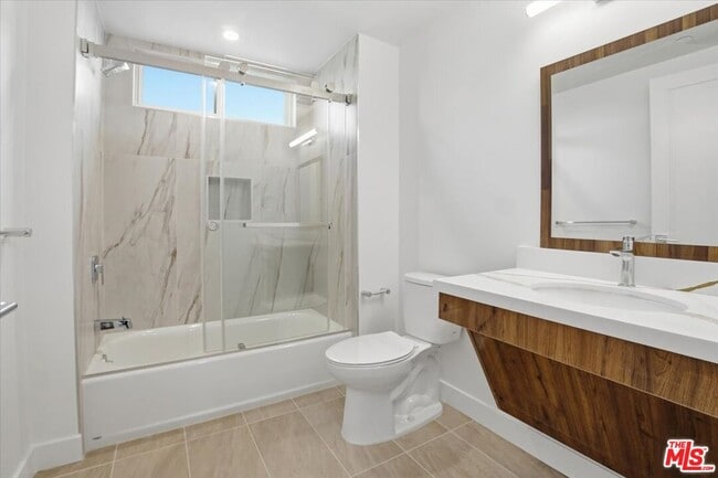 Building Photo - 1820 Prosser Ave