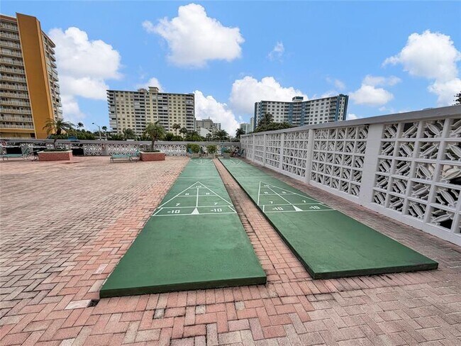 Building Photo - 405 N Ocean Blvd