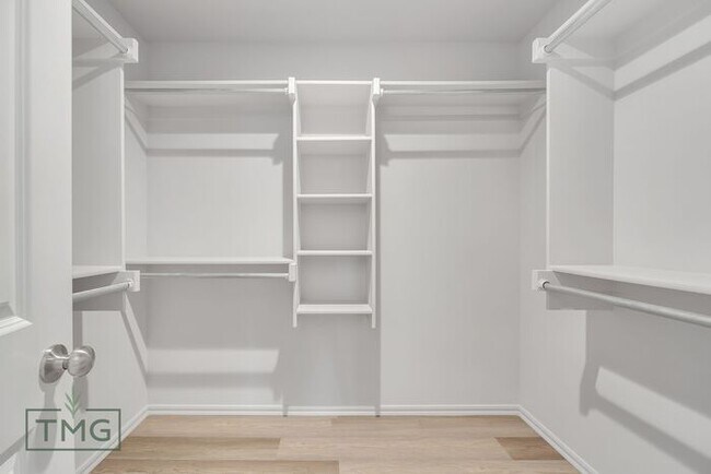 Building Photo - 3/2.5/2 Home in Historic Neighborhood | MOVE IN SPECIAL!