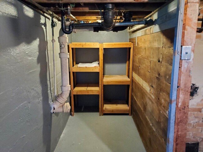 Building Photo - 296 S 100 E