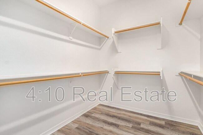 Building Photo - 4652 E Donato Dr
