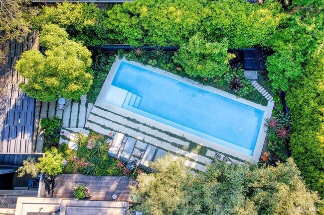 Building Photo - 162 Throckmorton Ave