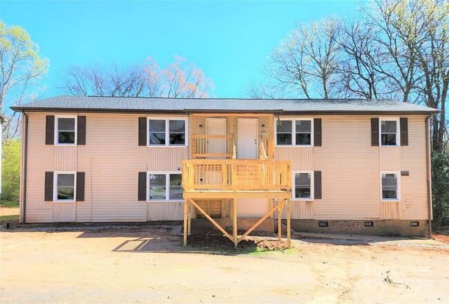 Building Photo - 675 Faith Dr SW