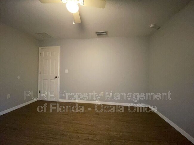 Building Photo - 3650 NE 41st St