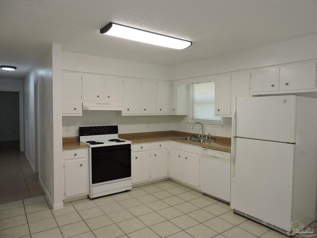 Building Photo - 6611 Bellview Pines Pl