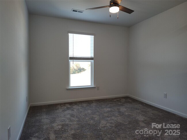 Building Photo - 10033 Guardian Dr