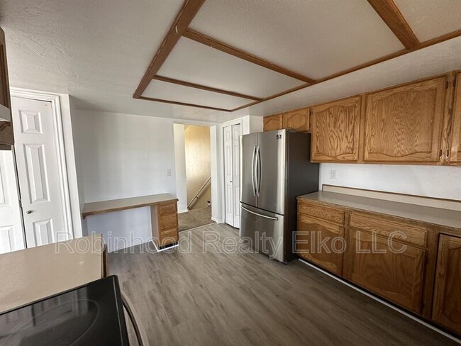 Building Photo - 1235 Dotta Dr