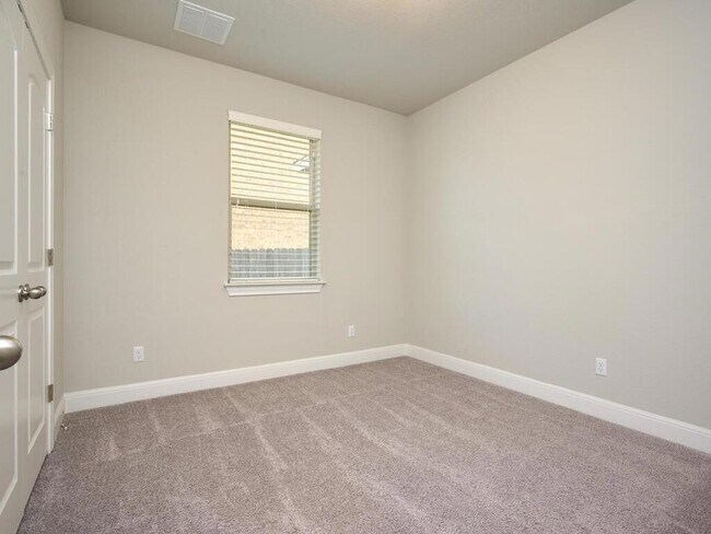 Building Photo - 2905 Coral Valley Dr