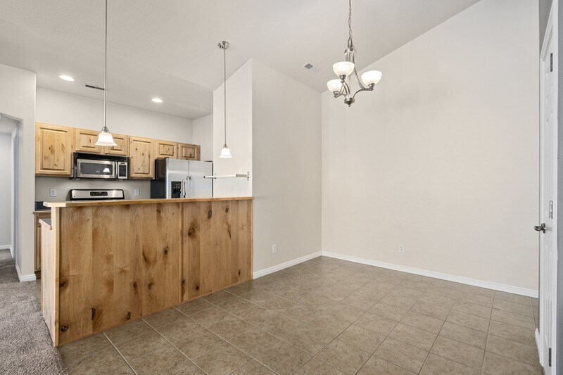Building Photo - 1061 Canyon Meadow Dr