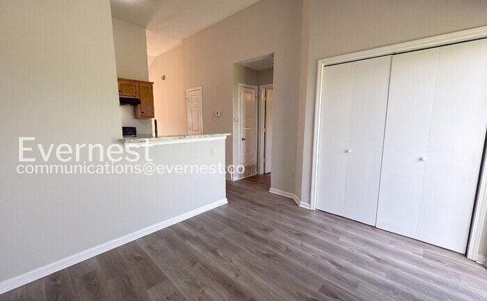 Building Photo - 5669 Kaitlyn Dr W