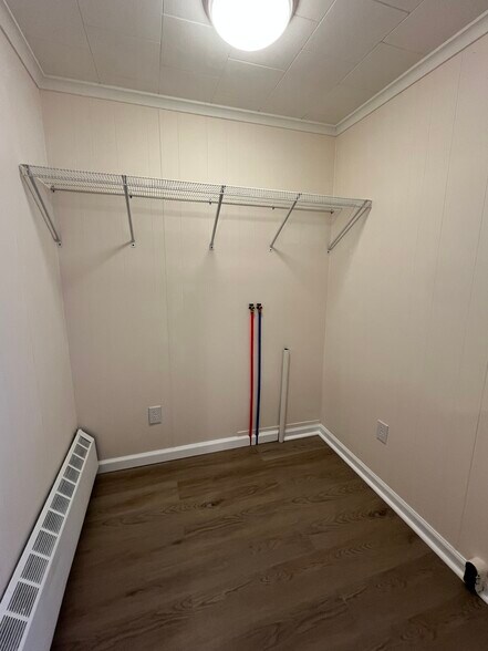 Building Photo - 211 Spring St