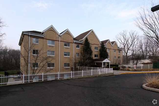 Primary Photo - Sidewater House