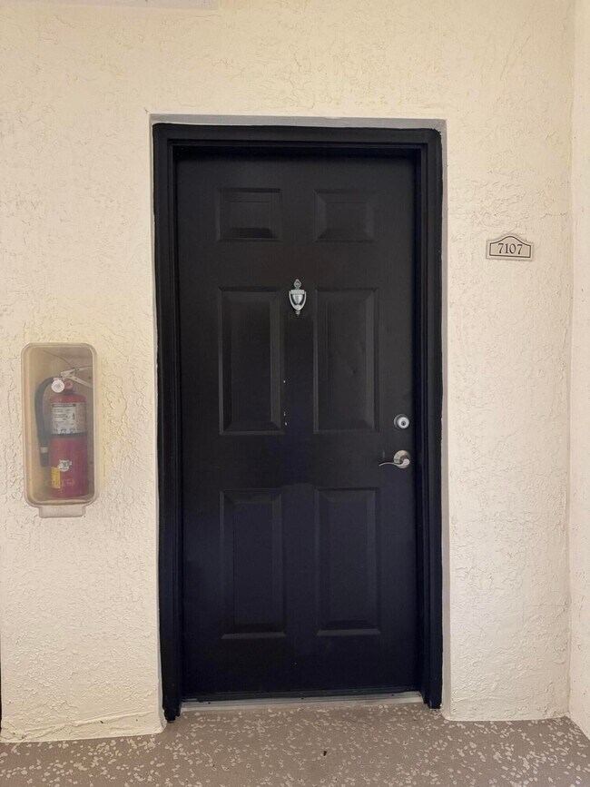 Building Photo - 9833 Baywinds Blvd