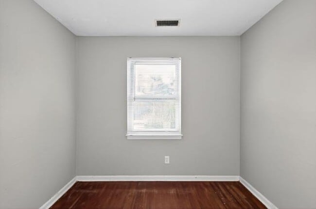Building Photo - 896 Pawnee Ave