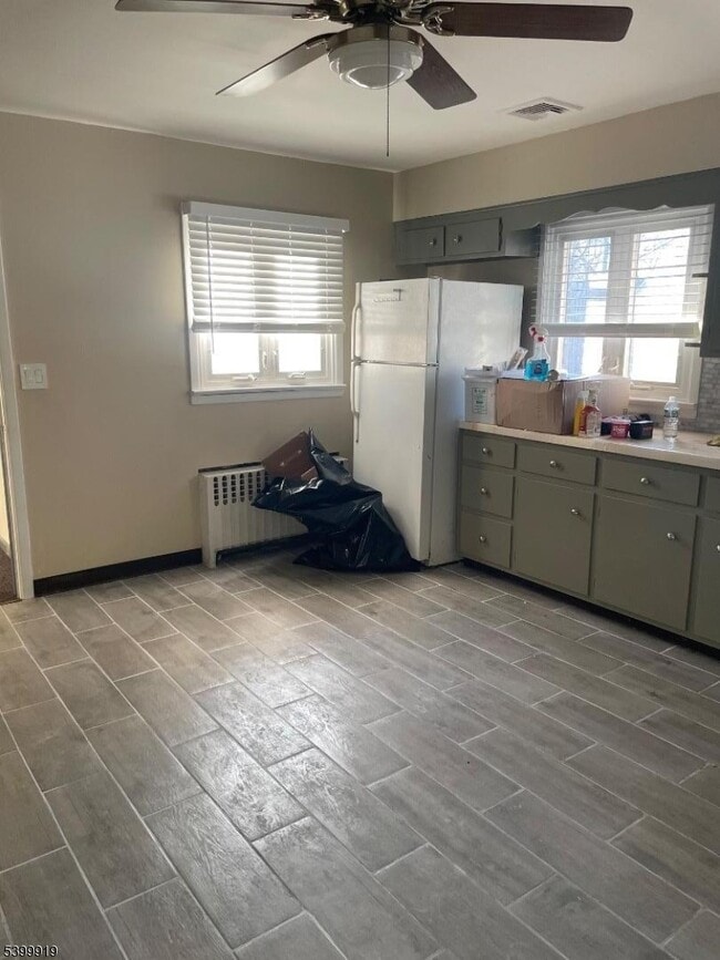 Building Photo - 113 Hawthorne Ave