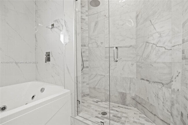 Building Photo - 20936 NE 37th Ave