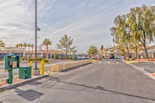 Building Photo - 5710 E Tropicana Ave