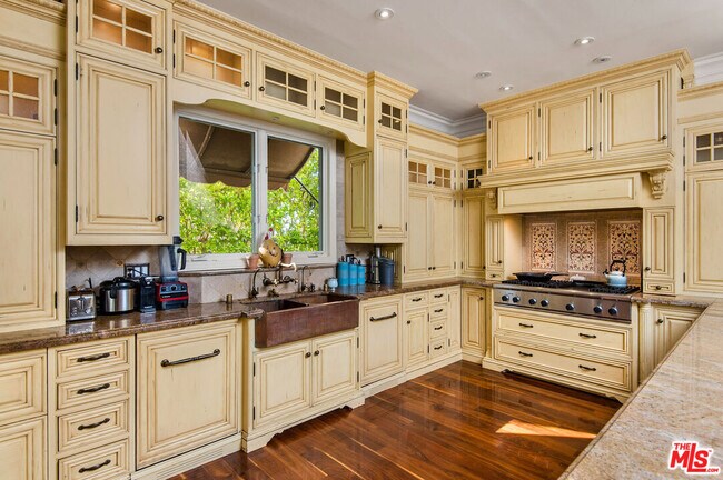 Building Photo - 24908 Bella Vista Dr